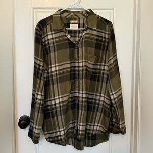 American Eagle Outfitters Olive and Black Plaid Shirt